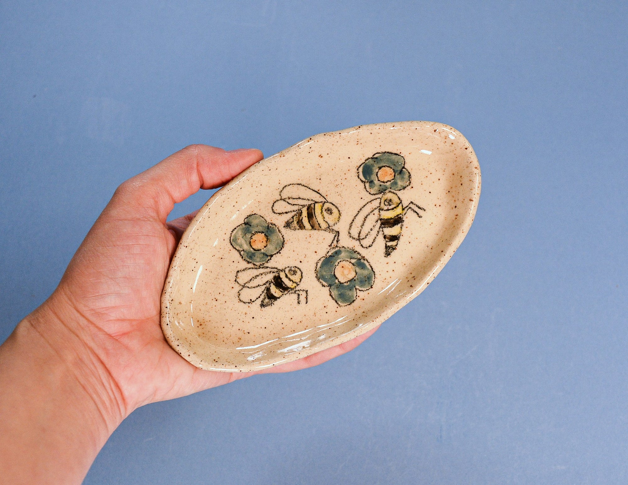 Pollinators and Picnics Speckled Plate