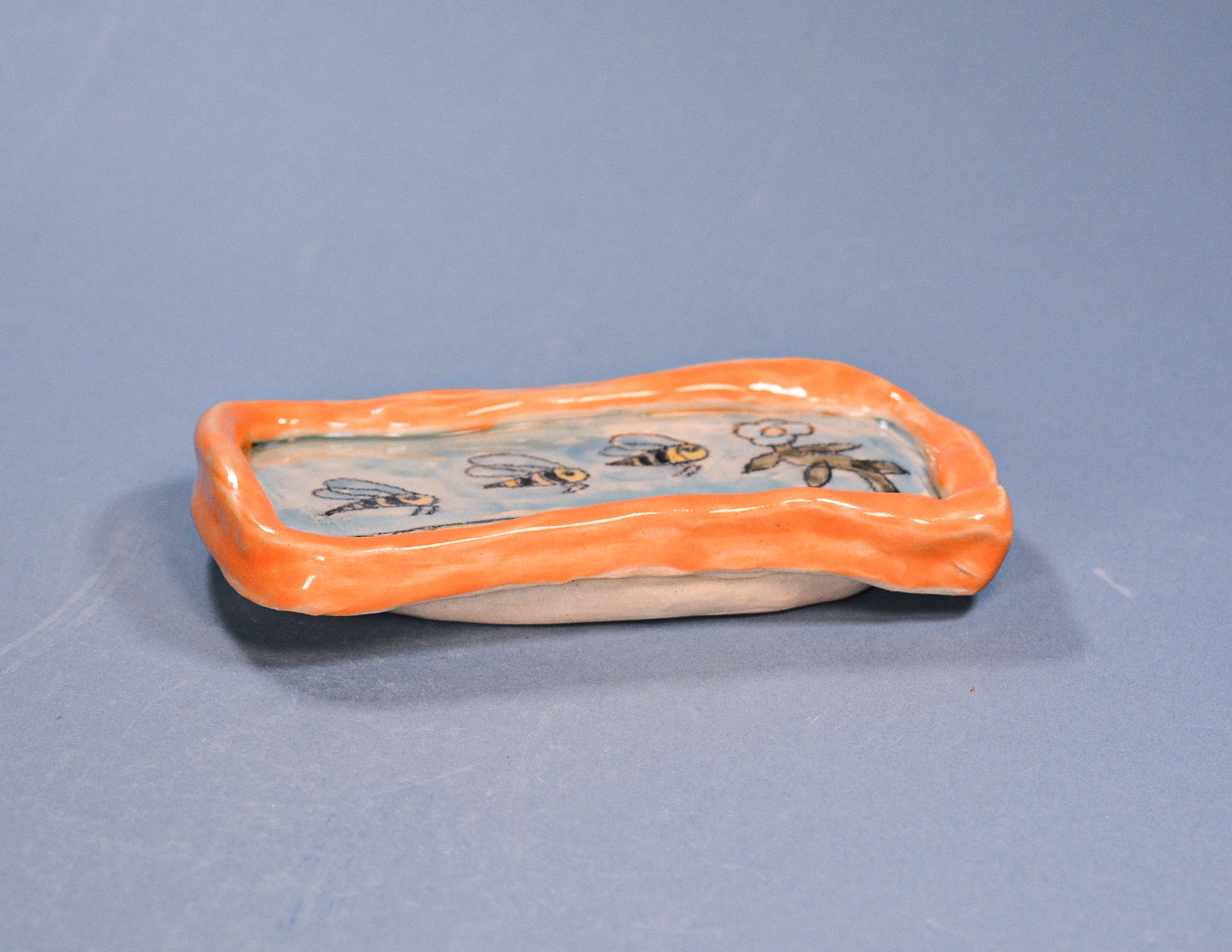 The Three Bees Plate