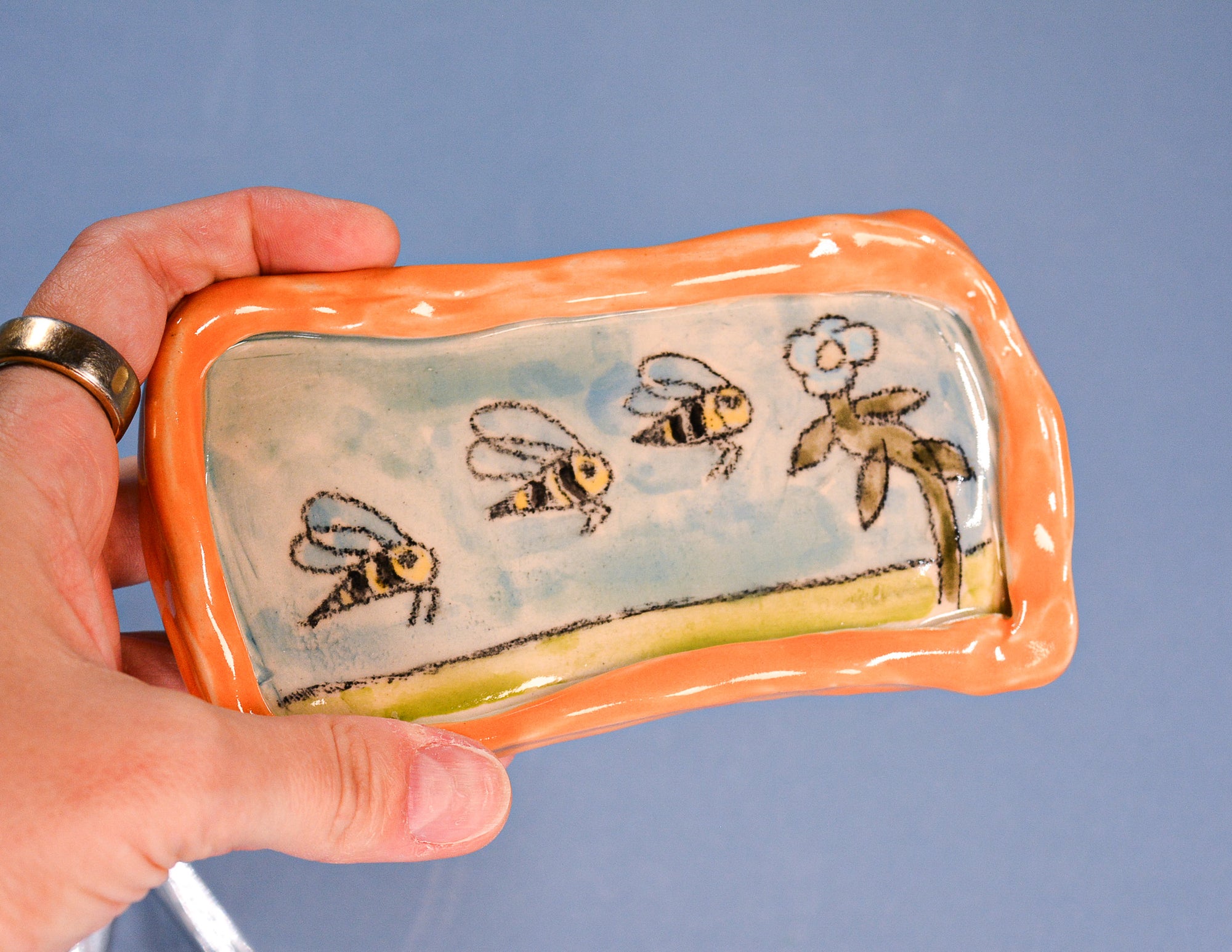 The Three Bees Plate