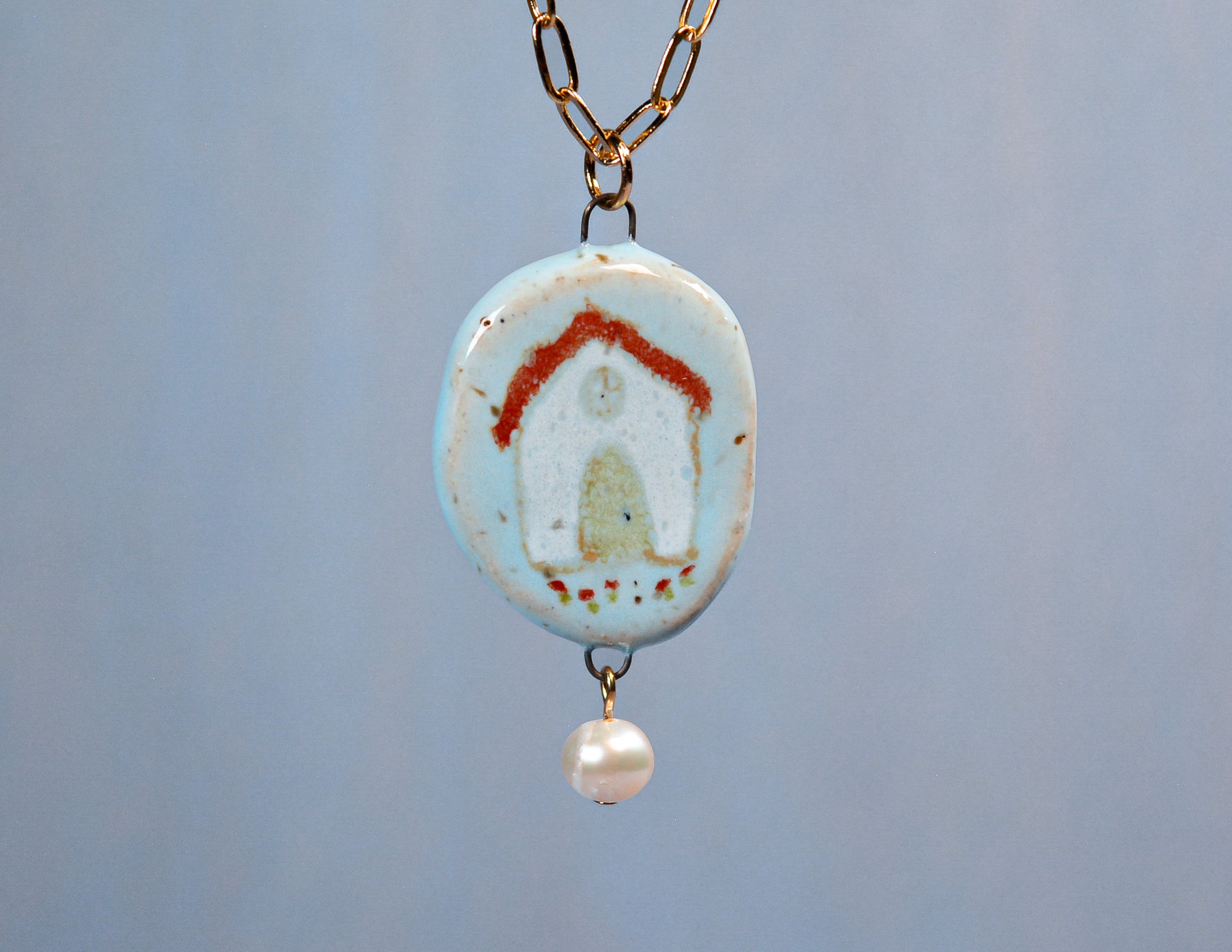 Villa and Pearls Necklace