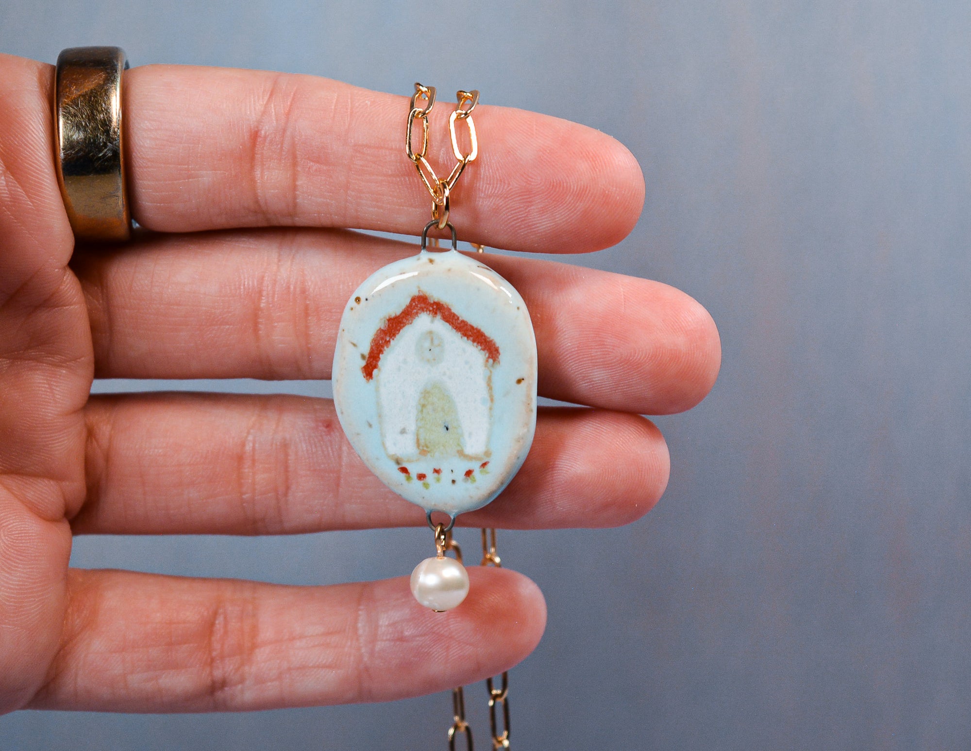 Villa and Pearls Necklace