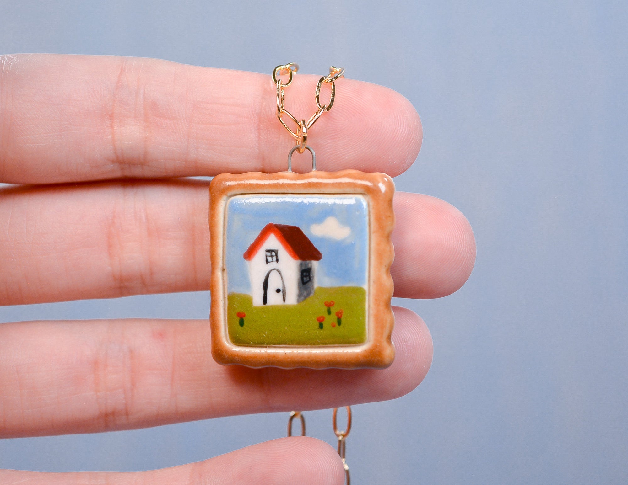 Villa Frame Necklace