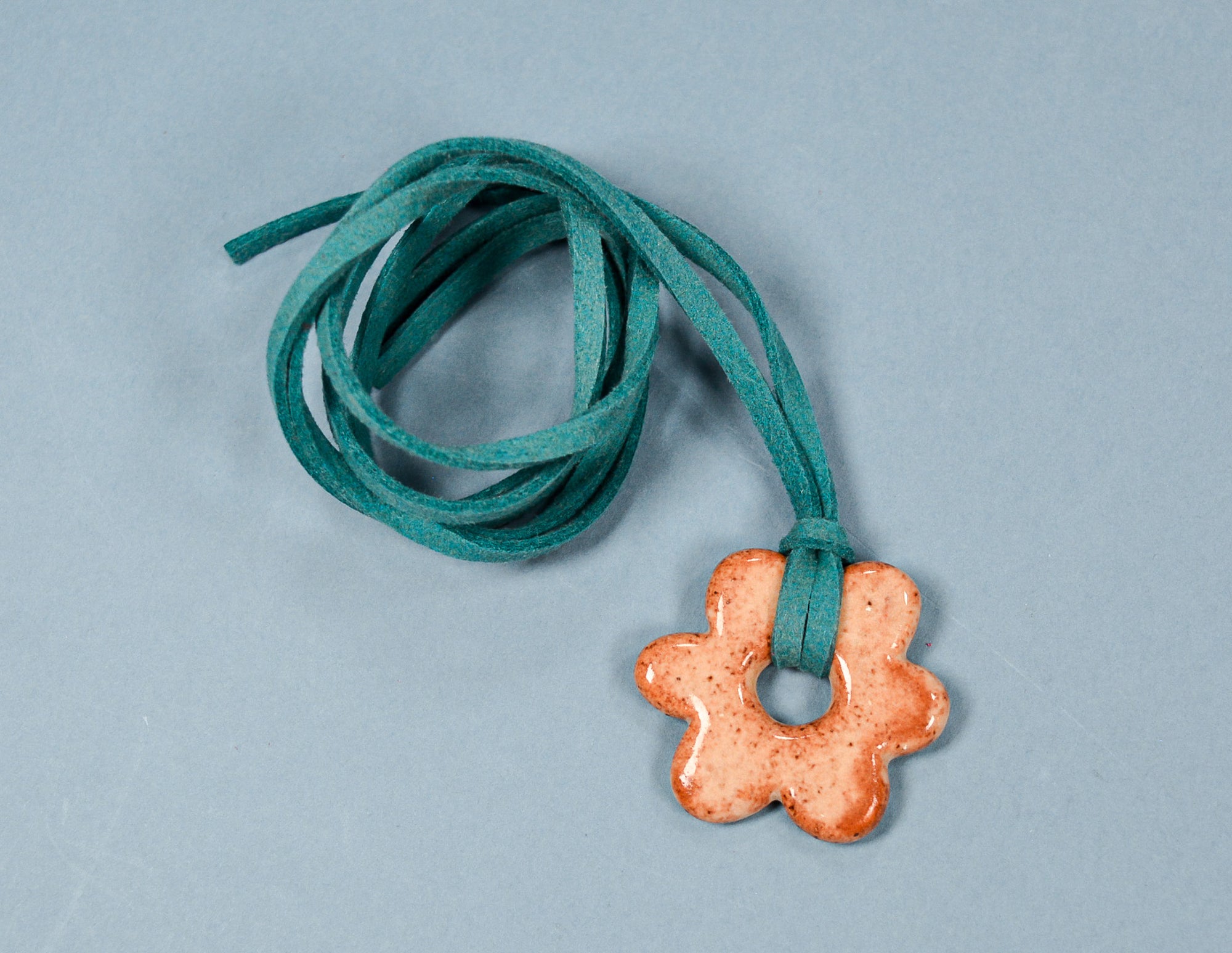Shino Open Daisy Adjustable Necklace