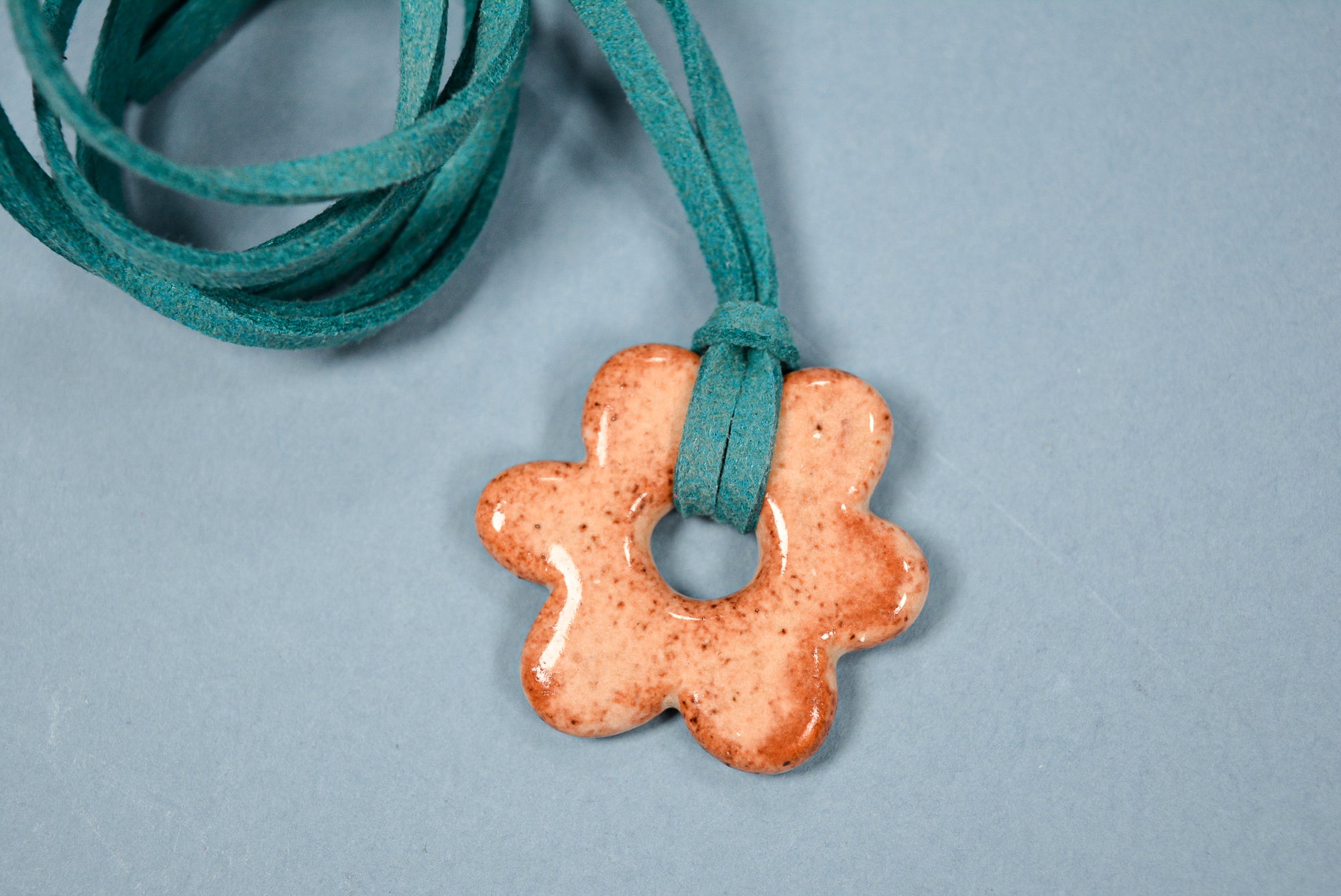 Shino Open Daisy Adjustable Necklace