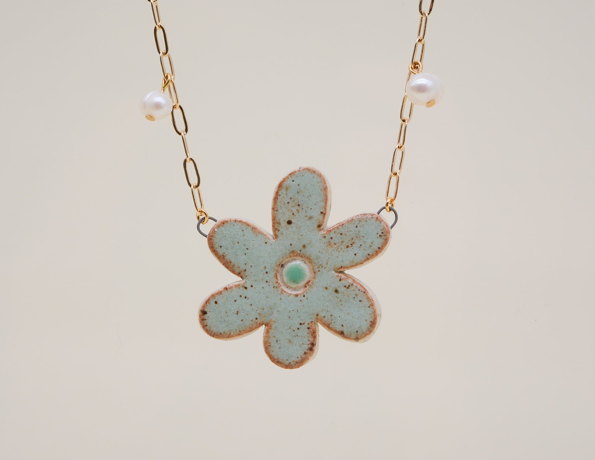 Green Daisy and Pearls Necklace